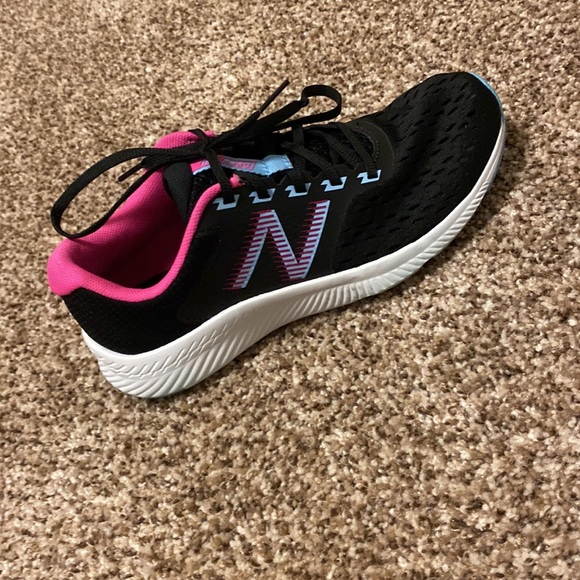 New Balance shoes - Picture 6 of 6